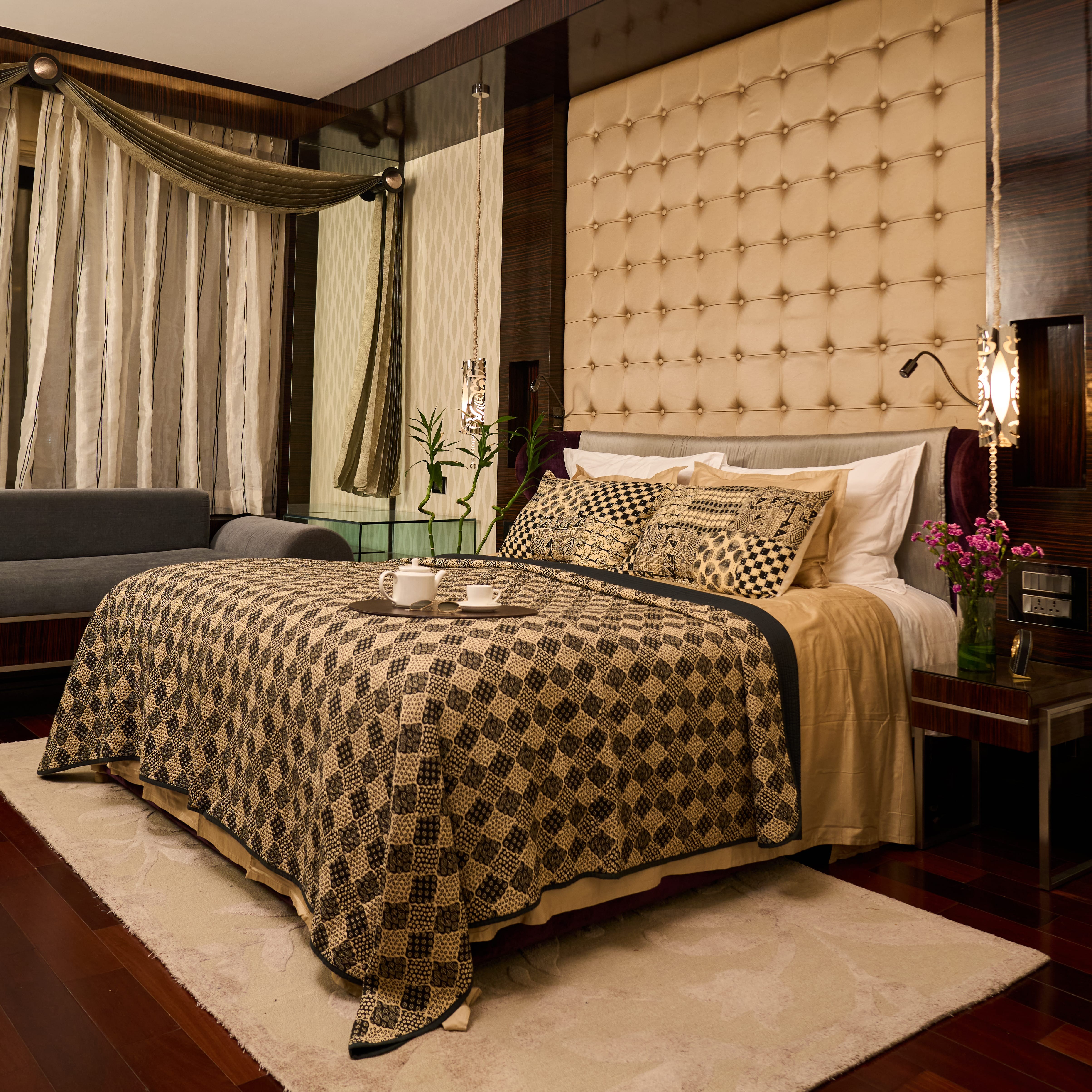 Desert Oasis 6-Piece Luxury Bedding Ensemble Set