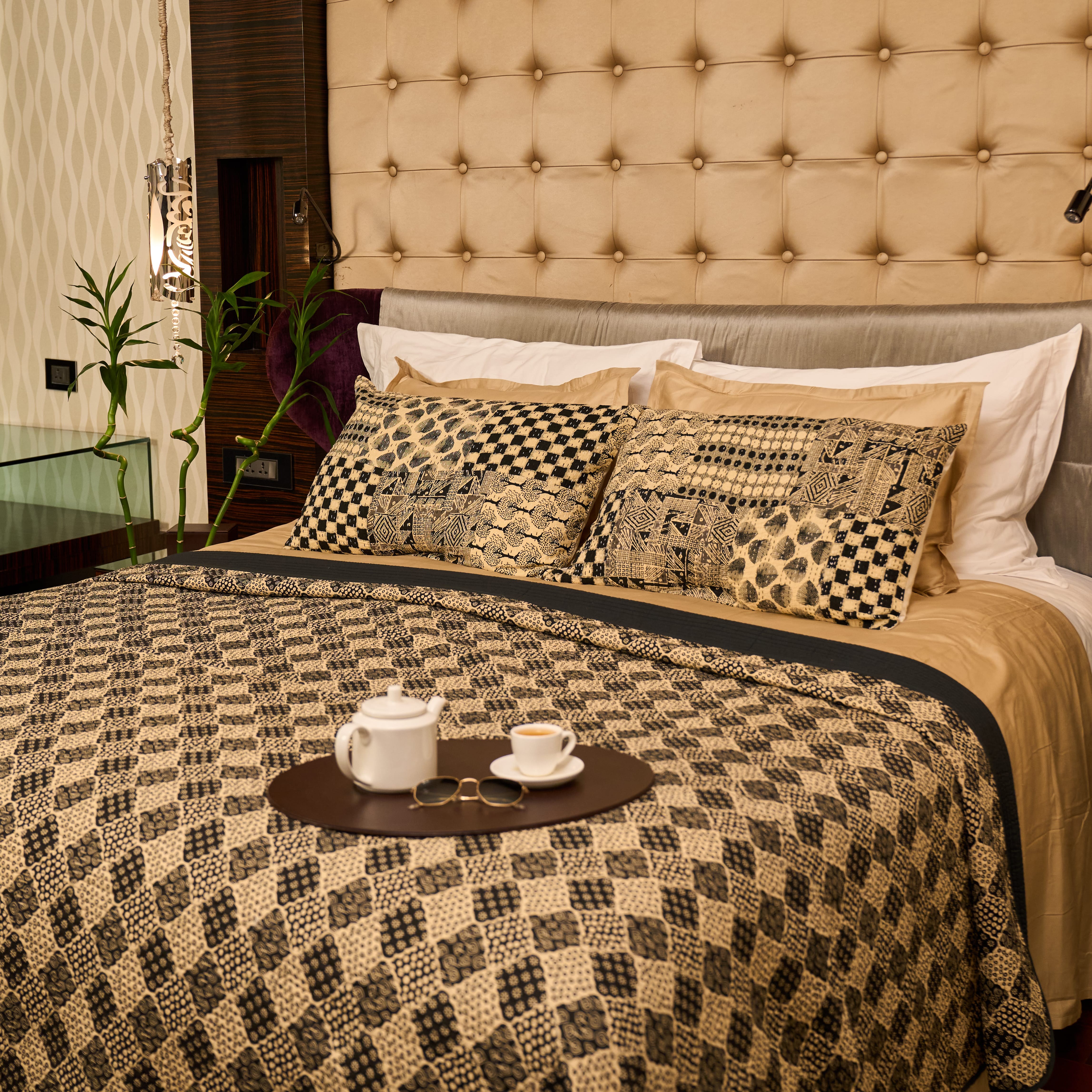 Desert Oasis 6-Piece Luxury Bedding Ensemble Set