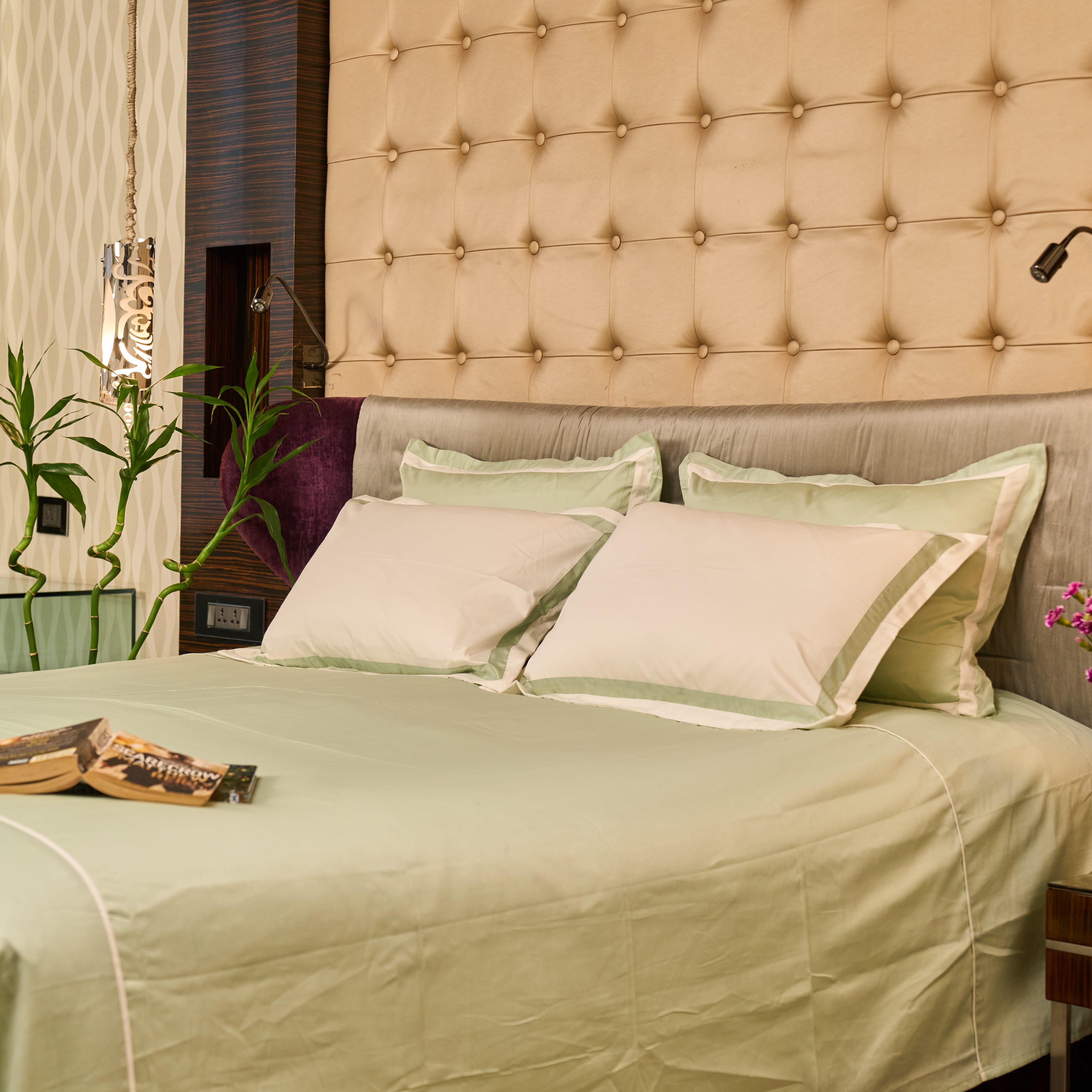 Pistachio Serenity 5-Piece Glace Cotton Bedsheet Set